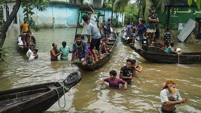 بنگلہ دیش میں سیلاب کی وجہ سے 20 لاکھ بچوں کی زندگی خطرے میں پڑ گئی